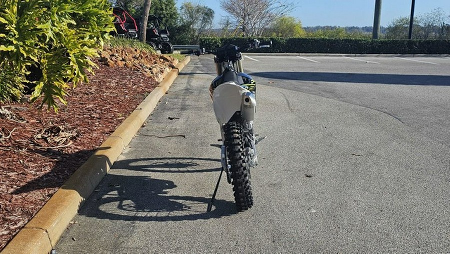 2026 Triumph TF 450-X Jet Black/Pure White 450-X
