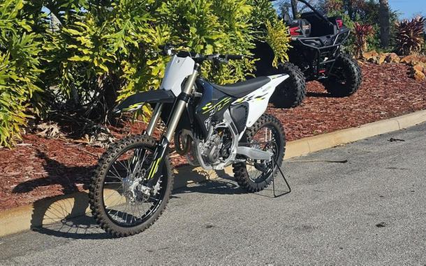 2026 Triumph TF 450-X Jet Black/Pure White 450-X