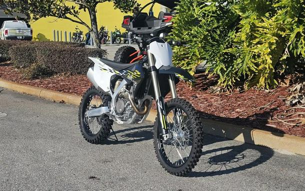 2026 Triumph TF 450-X Jet Black/Pure White 450-X