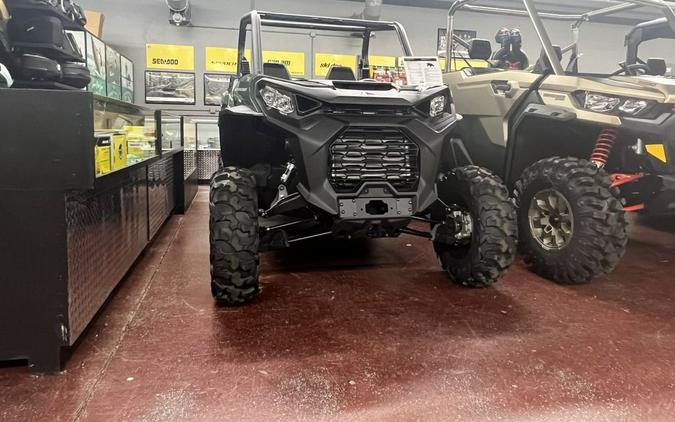 2023 Can-Am® Commander DPS 700