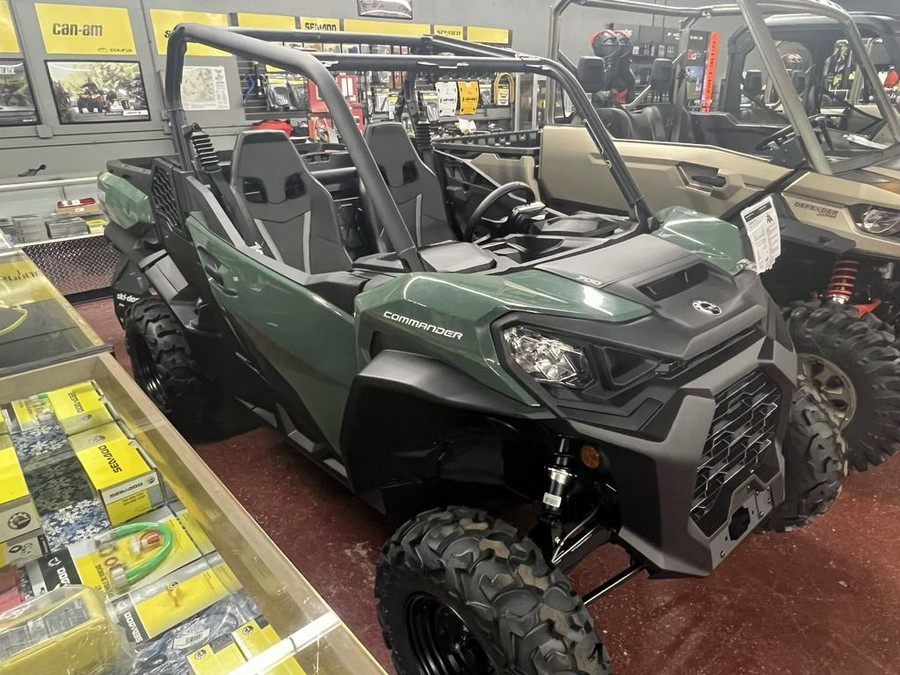 2023 Can-Am® Commander DPS 700