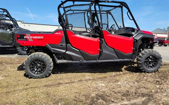 2023 Honda Pioneer 1000-6 Deluxe Crew