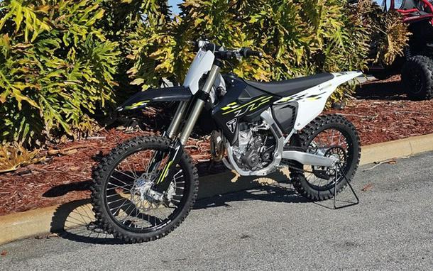2026 Triumph TF 250-X Jet Black/Pure White 250-X