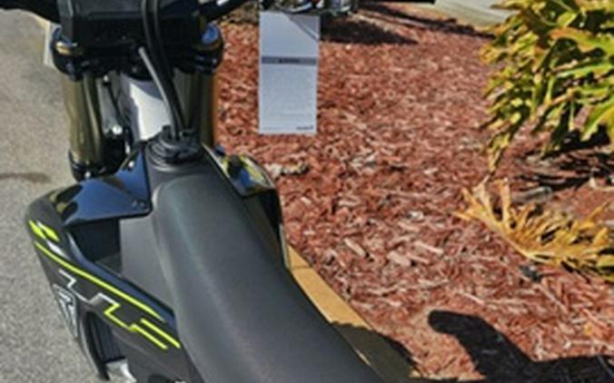 2026 Triumph TF 250-X Jet Black/Pure White 250-X