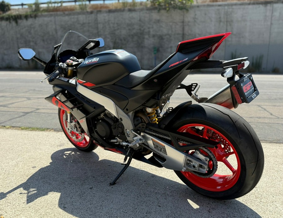 2025 Aprilia RSV4 1100