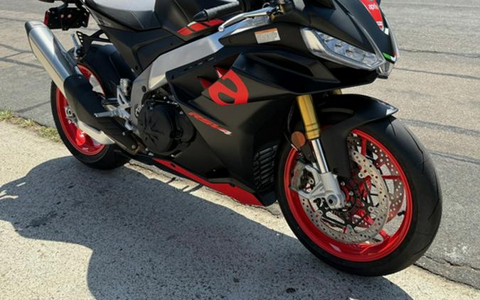 2025 Aprilia RSV4 1100