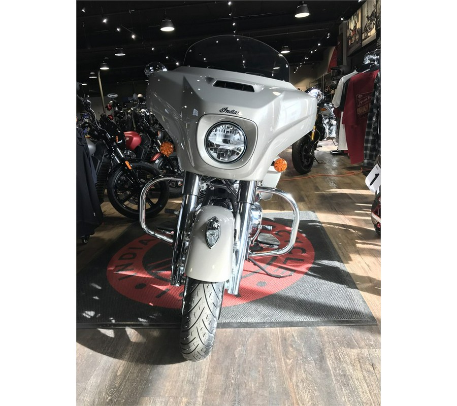 2023 Indian Motorcycle CHIEFTAIN LIMITED, SILVER QUARTZ MTLC, 49ST