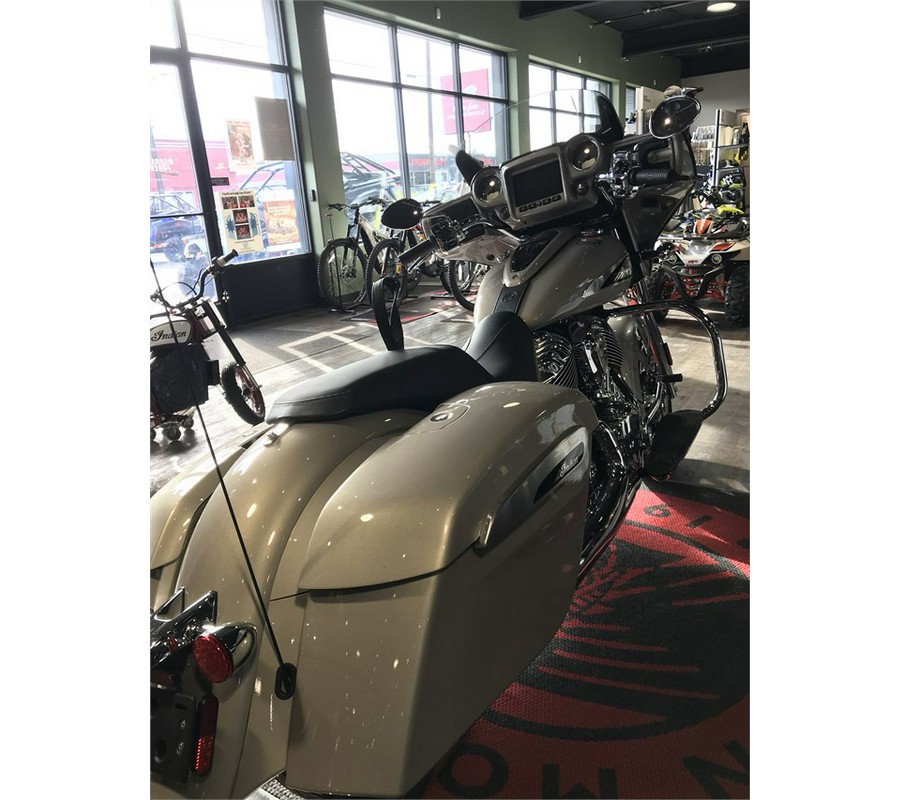 2023 Indian Motorcycle CHIEFTAIN LIMITED, SILVER QUARTZ MTLC, 49ST