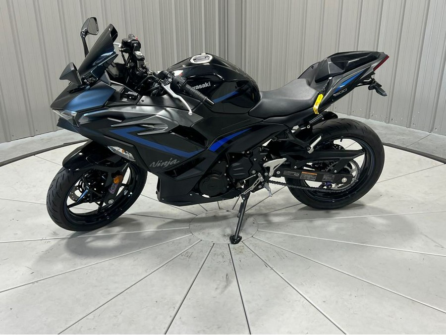 2025 Kawasaki NINJA 500 ABS SE