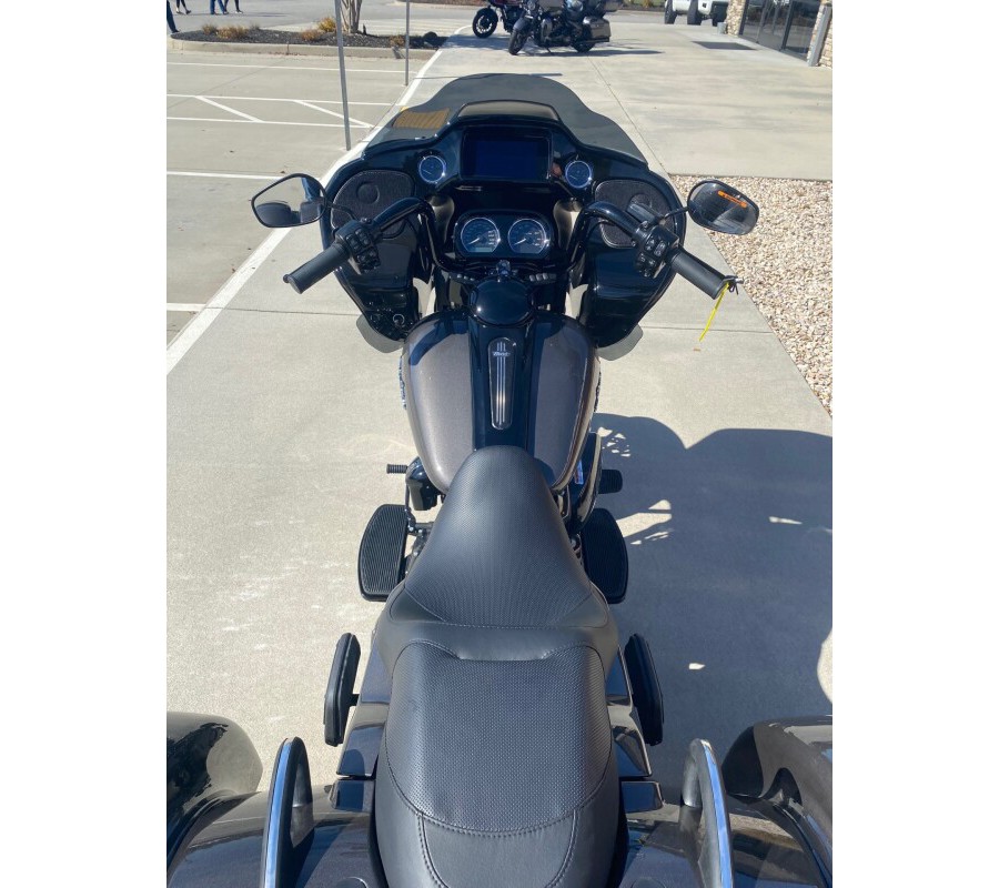 2023 Harley-Davidson® Road Glide® 3 Gray Haze - Black Finish