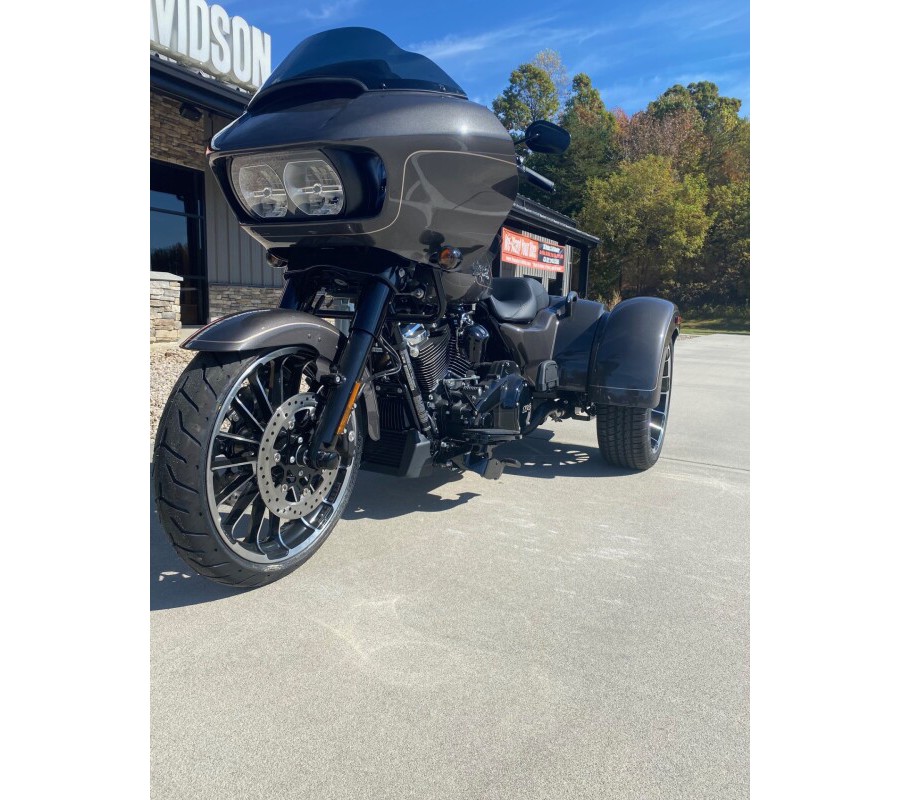 2023 Harley-Davidson® Road Glide® 3 Gray Haze - Black Finish
