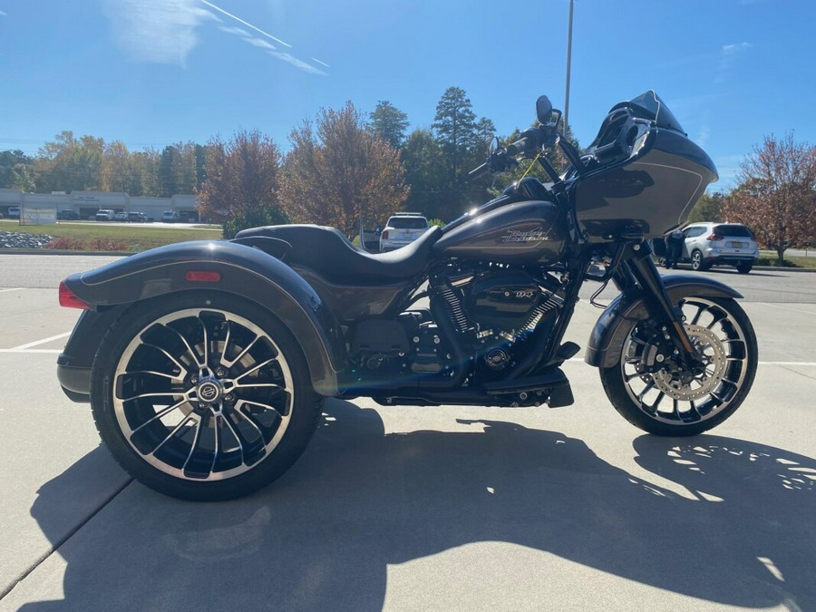 2023 Harley-Davidson® Road Glide® 3 Gray Haze - Black Finish