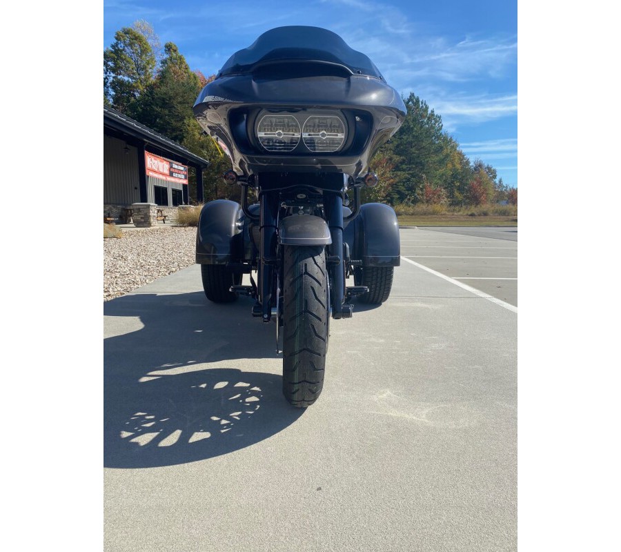 2023 Harley-Davidson® Road Glide® 3 Gray Haze - Black Finish