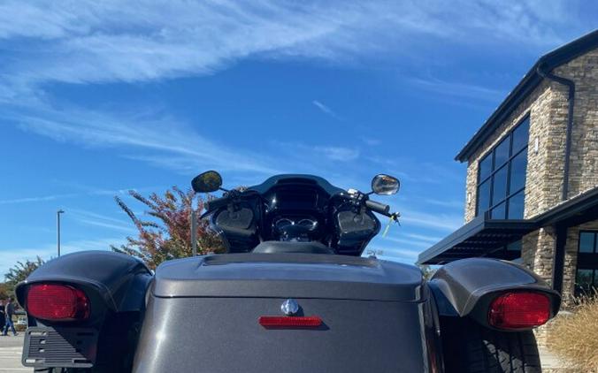 2023 Harley-Davidson® Road Glide® 3 Gray Haze - Black Finish