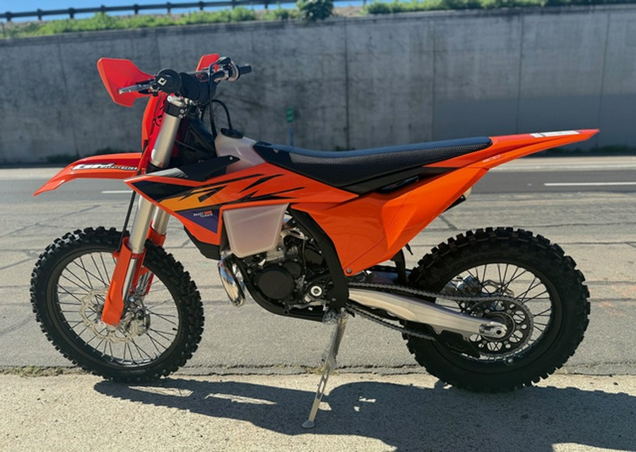 2026 KTM XC 300