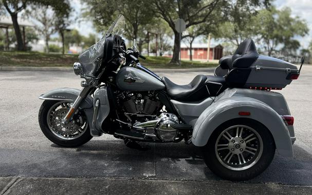 2024 Harley-Davidson® Tri Glide® Ultra Billiard Gray