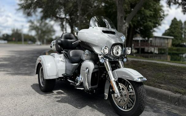 2024 Harley-Davidson® Tri Glide® Ultra Billiard Gray