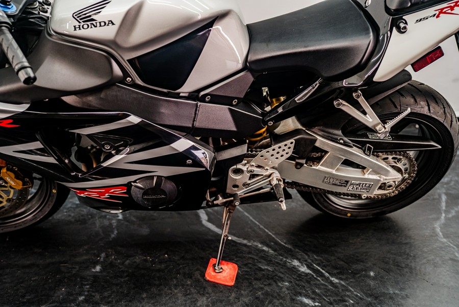 2002 Honda CBR®954RR