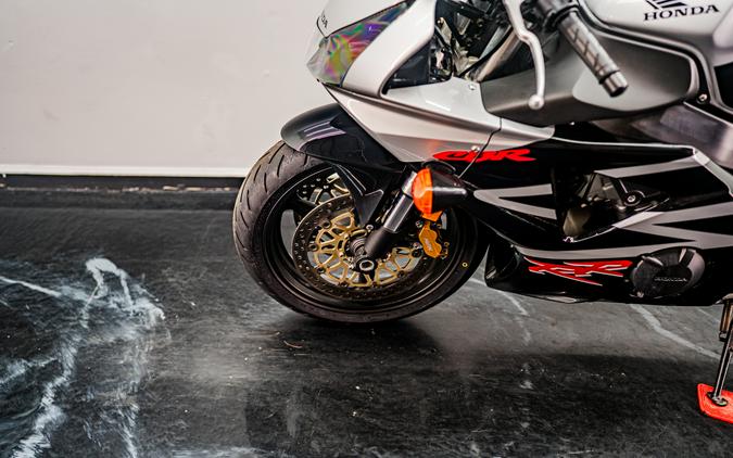 2002 Honda CBR®954RR