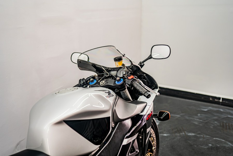 2002 Honda CBR®954RR