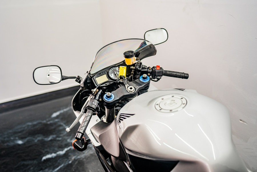 2002 Honda CBR®954RR