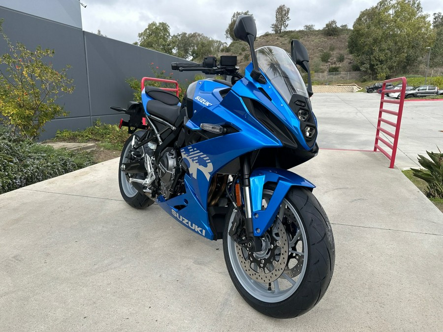 2024 SUZUKI GSX-8R