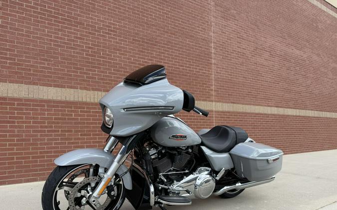 FLHX 2025 Street Glide®