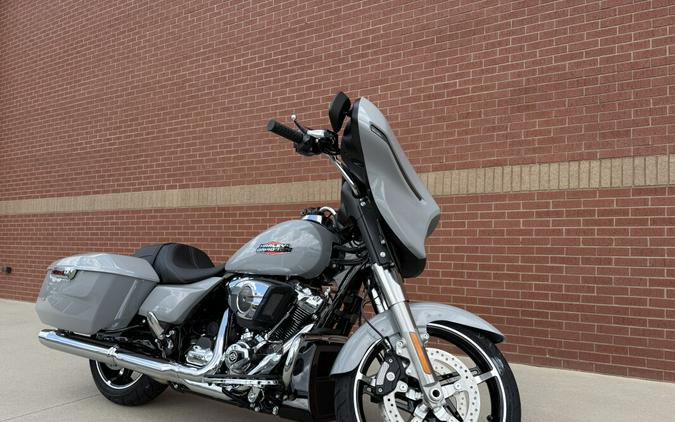 FLHX 2025 Street Glide®