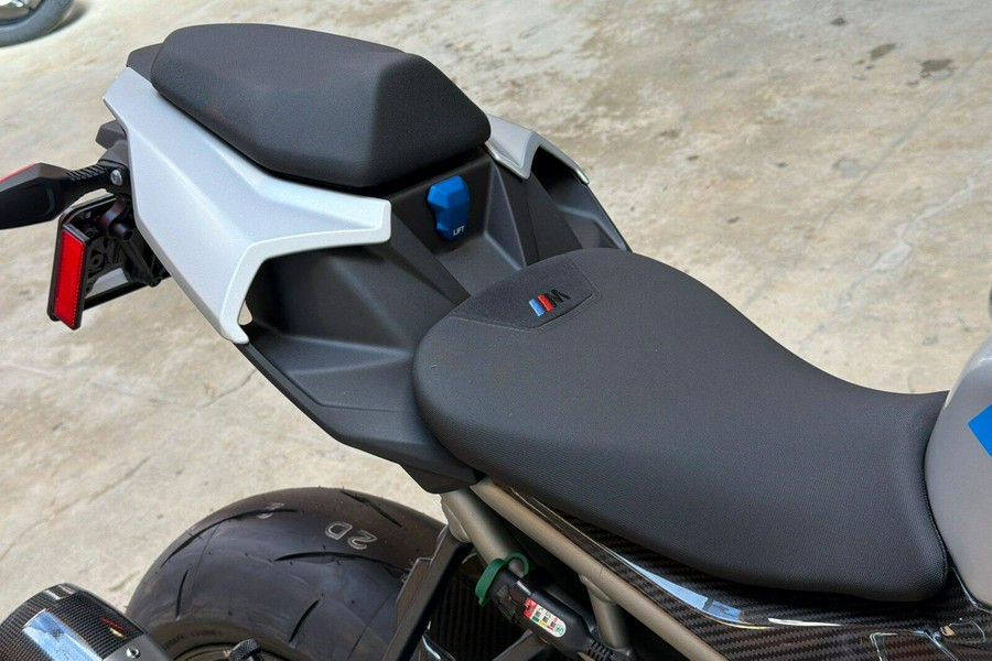 2026 BMW M 1000 R