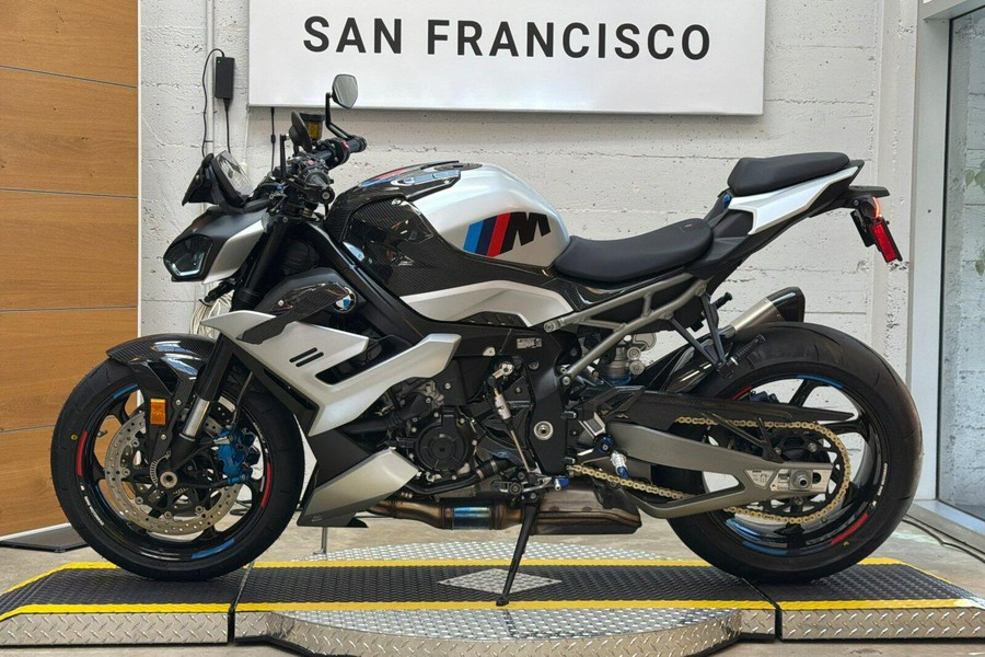 2026 BMW M 1000 R