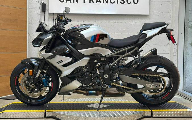 2026 BMW M 1000 R