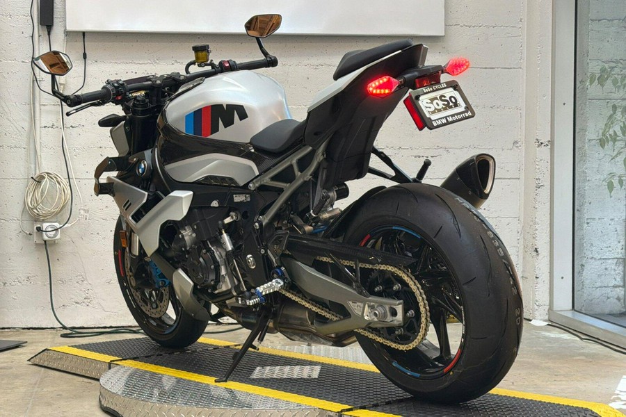 2026 BMW M 1000 R