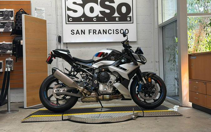 2026 BMW M 1000 R