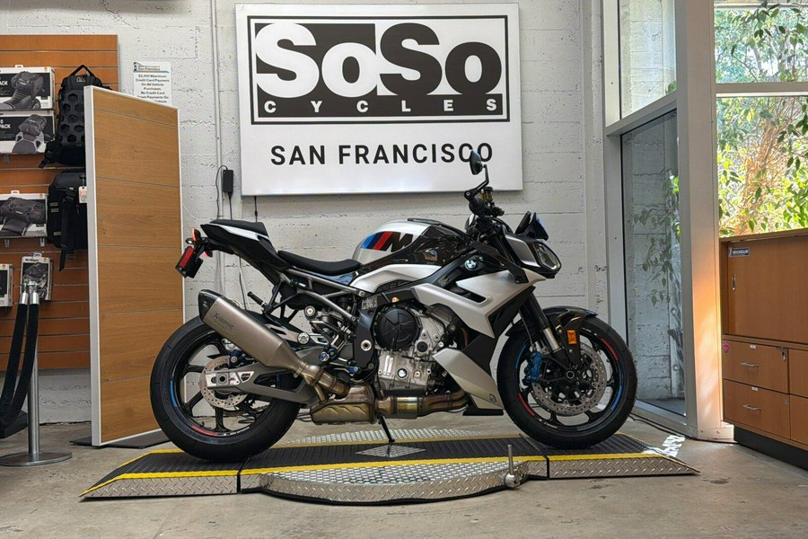 2026 BMW M 1000 R