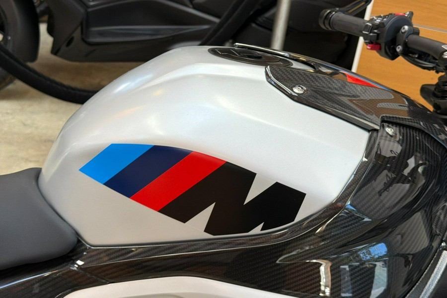 2026 BMW M 1000 R