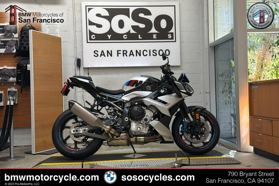 2026 BMW M 1000 R