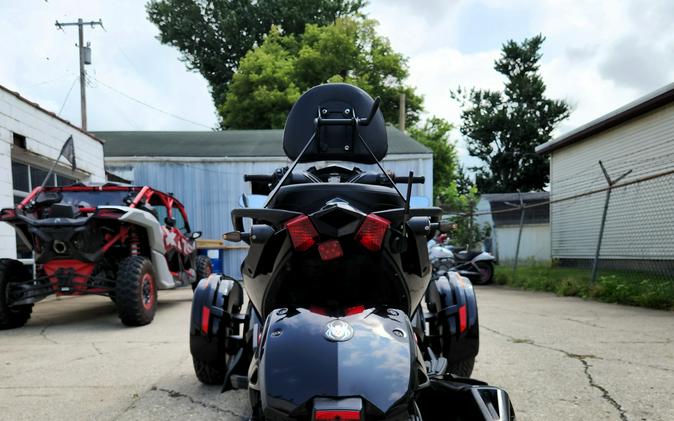 2013 Can-Am Spyder ST Limited SE5 - FP8667