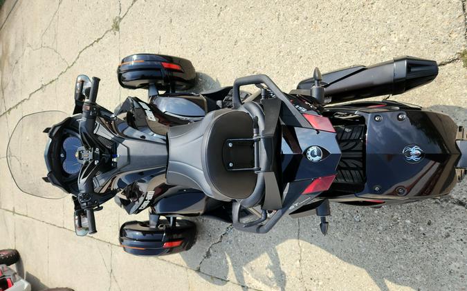 2013 Can-Am Spyder ST Limited SE5 - FP8667