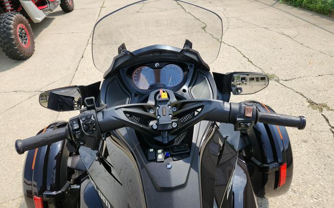 2013 Can-Am Spyder ST Limited SE5 - FP8667