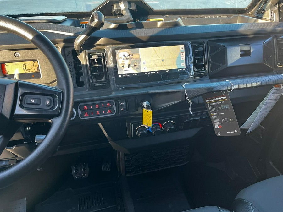 2026 Can-Am SSV DEFENDER MAX LTD 65 HD11 WH HB 26 HYBRID WHI TE