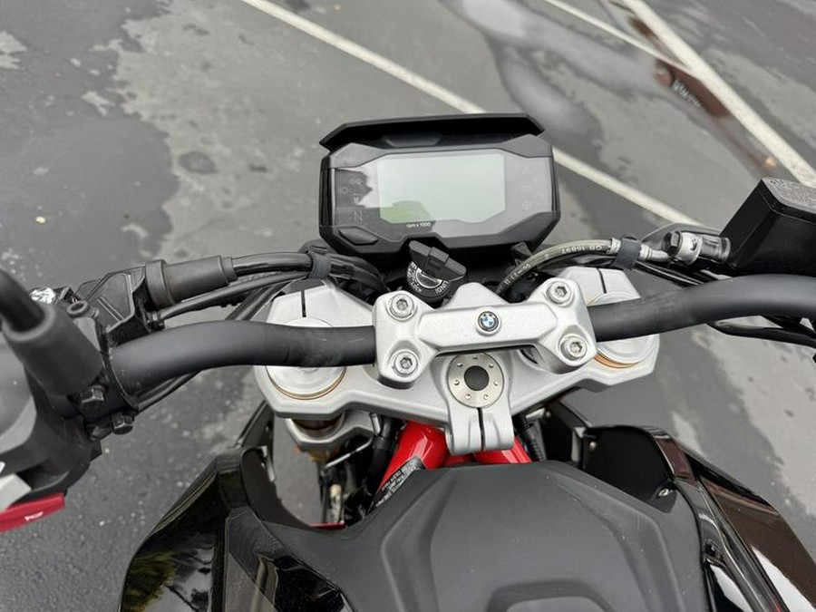 2024 BMW G 310 R Passion