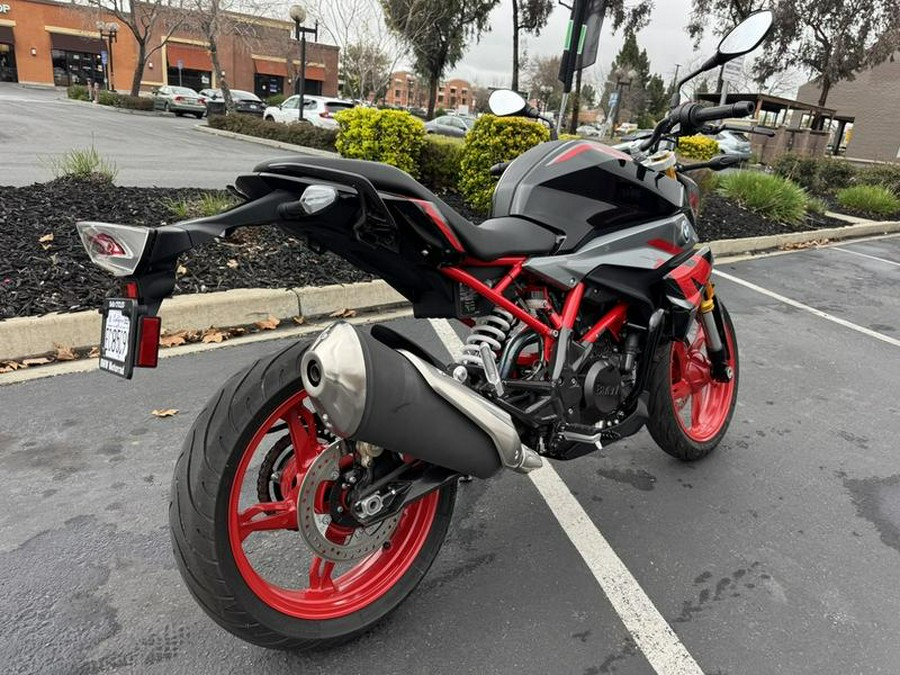 2024 BMW G 310 R Passion