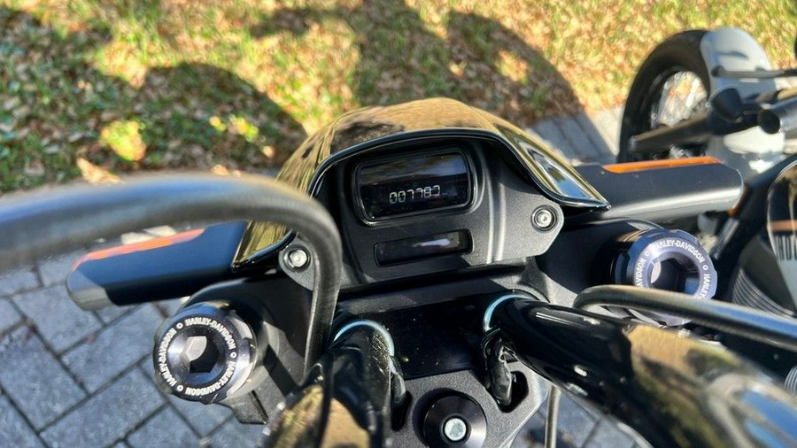 2019 Harley-Davidson® FXDRS - FXDR™ 114