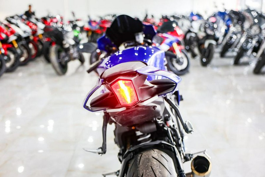 2024 Yamaha YZF-R1
