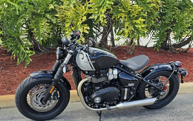 2024 Triumph Bonneville Bobber Jet Black/Ash Gray