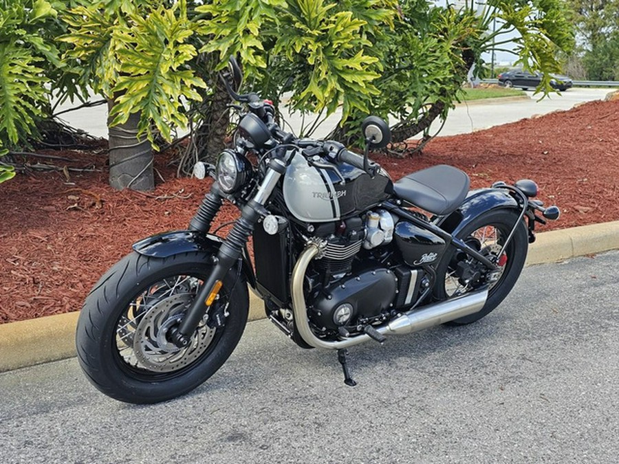 2024 Triumph Bonneville Bobber Jet Black/Ash Gray