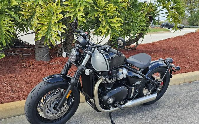 2024 Triumph Bonneville Bobber Jet Black/Ash Gray