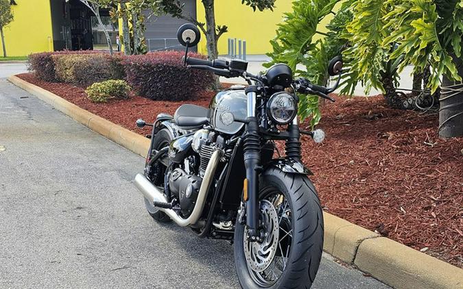 2024 Triumph Bonneville Bobber Jet Black/Ash Gray