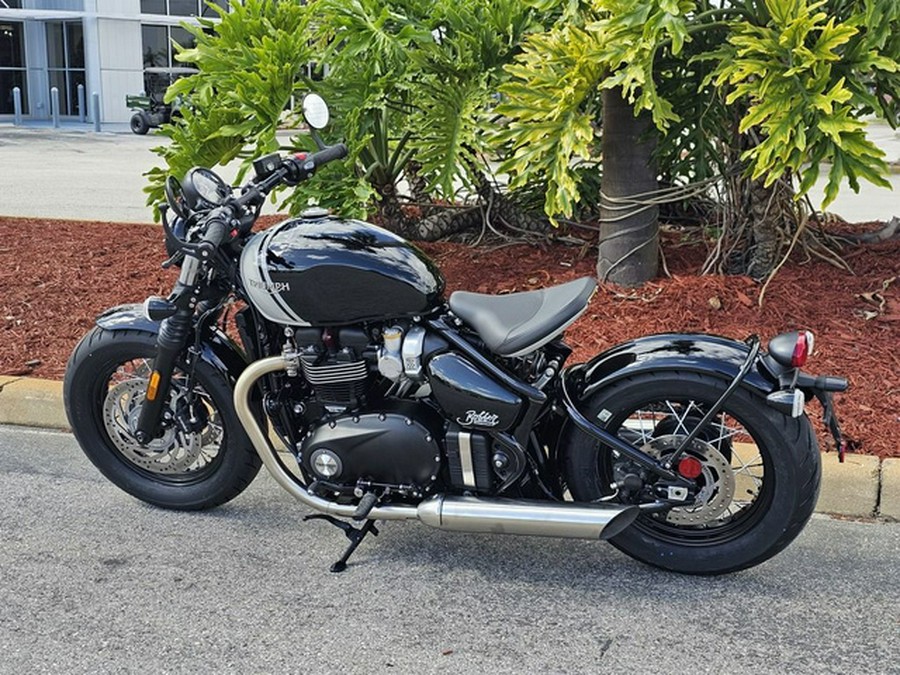 2024 Triumph Bonneville Bobber Jet Black/Ash Gray