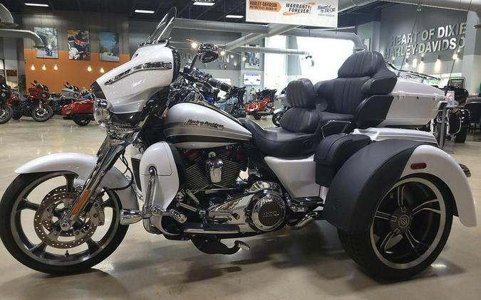 2020 Harley-Davidson® FLHTCUTGSE - CVO™ Tri Glide®